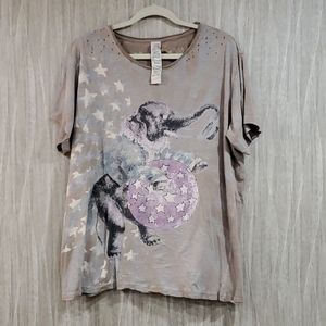 MAGNOLIA PEARL MAIN ACT ELEPHANT TEE
